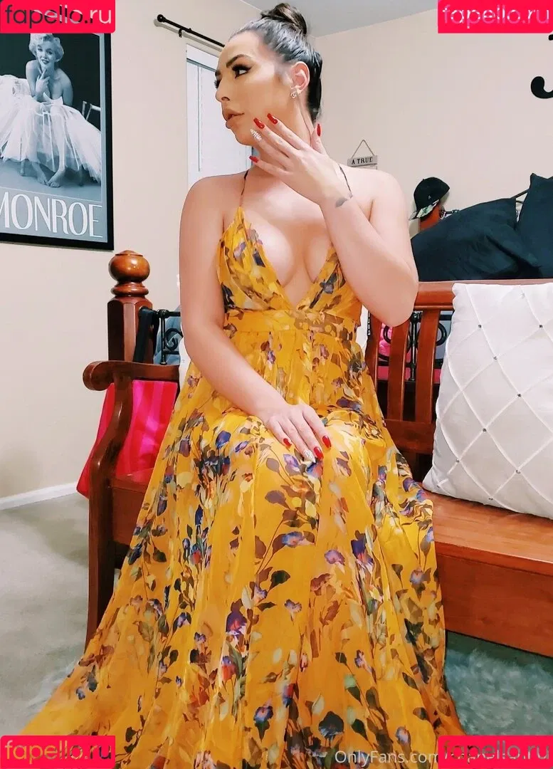 Chanel Santini / chanelsantinixo / thechanelsantini Onlyfans Photo Gallery 