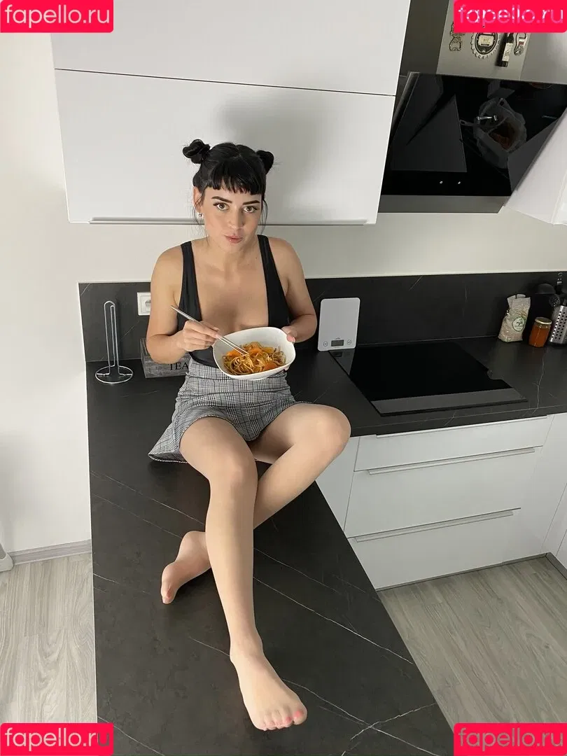Monie Kulh / Moniekulh Onlyfans Photo Gallery 
