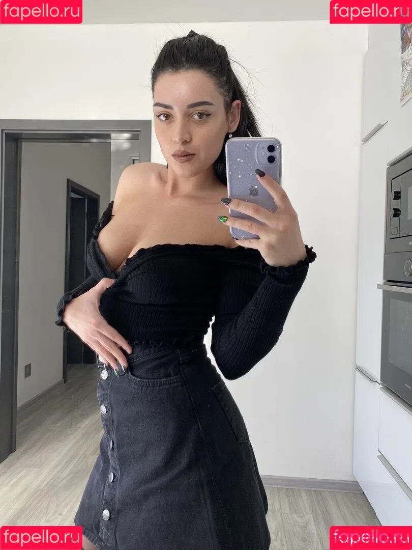 Monie Kulh / Moniekulh Onlyfans Photo Gallery 