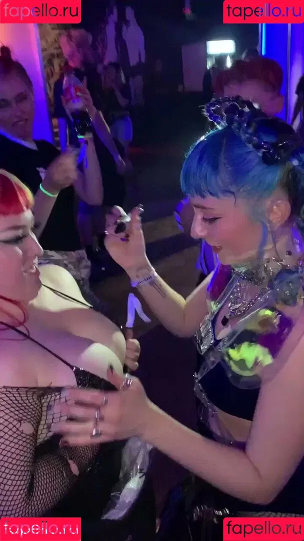 Ashnikko / ashnico / https: Onlyfans Photo Gallery 