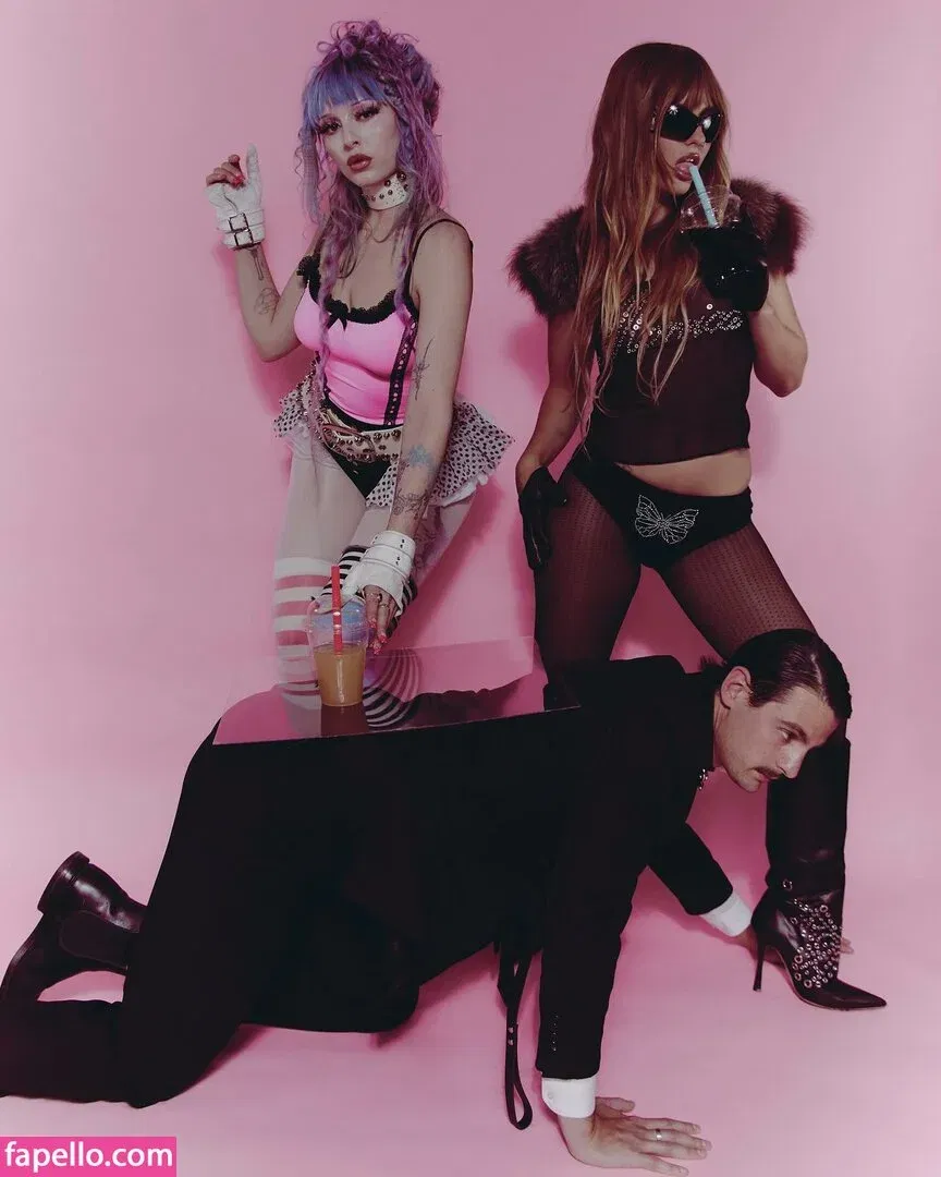 Ashnikko / ashnico / https: Onlyfans Photo Gallery 