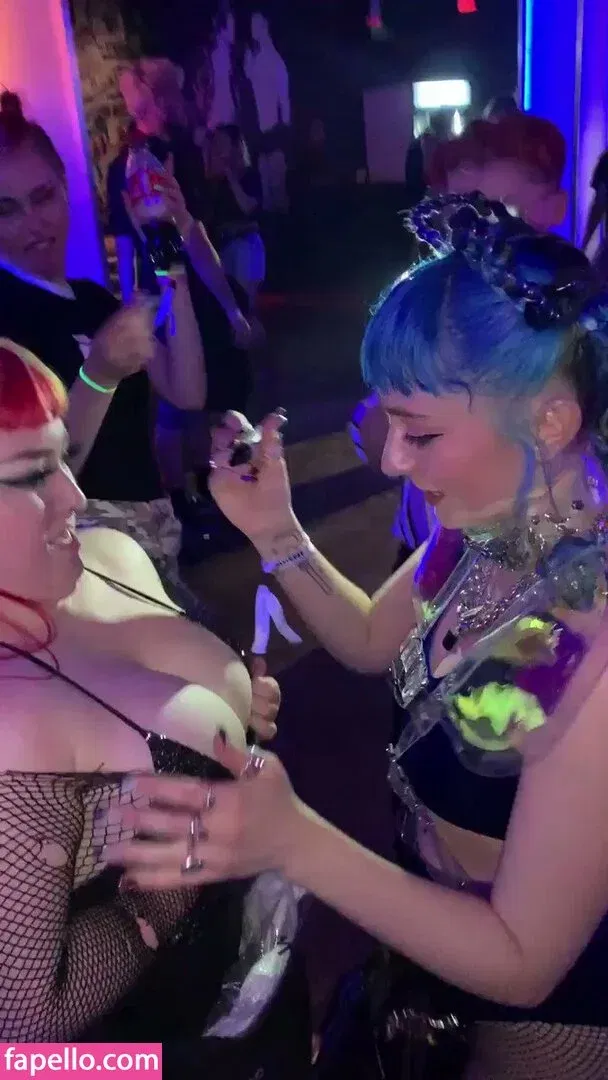 Ashnikko / ashnico / https: Onlyfans Photo Gallery 