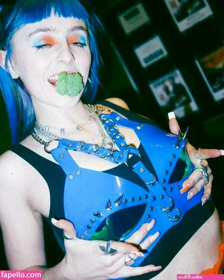 Ashnikko / ashnico / https: Onlyfans Photo Gallery 