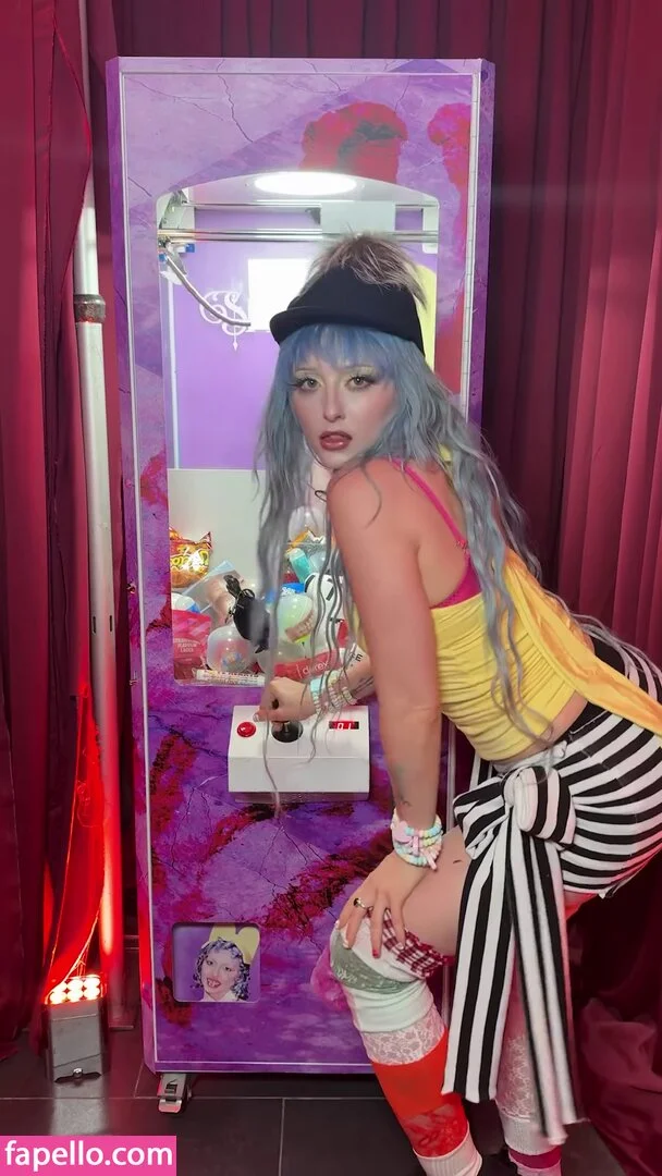 Ashnikko / ashnico / https: Onlyfans Photo Gallery 