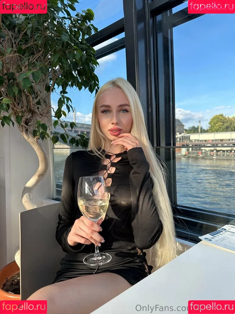 lilli.clark / lilli_clark Onlyfans Photo Gallery 