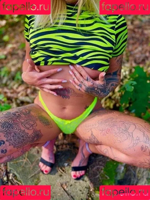 electrarowan / electrarowan_official Onlyfans Photo Gallery 
