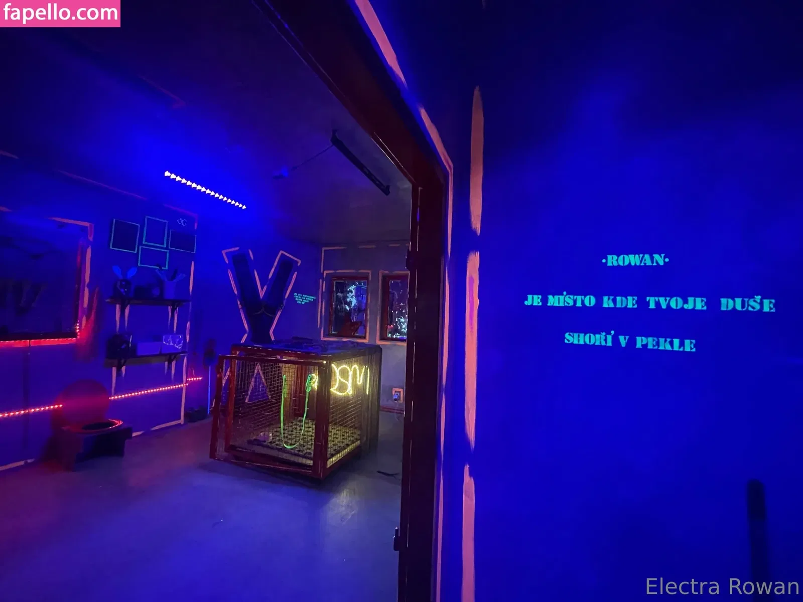 electrarowan / electrarowan_official Onlyfans Photo Gallery 