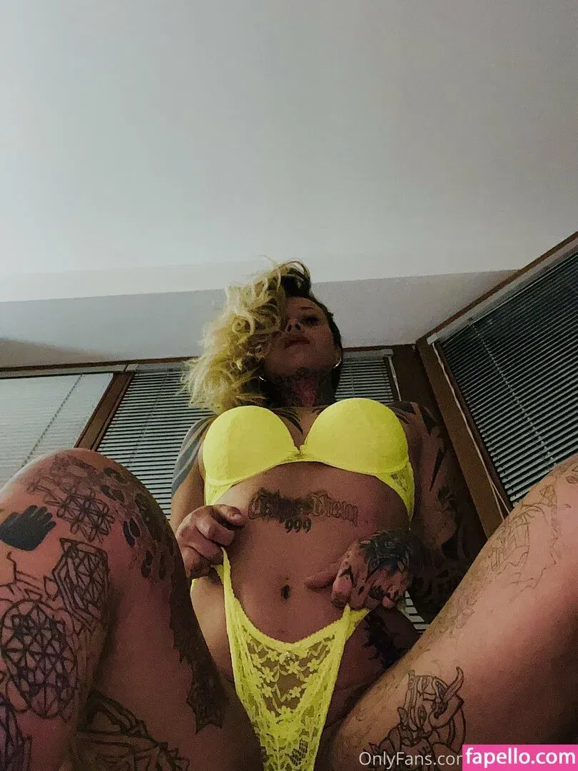 electrarowan / electrarowan_official Onlyfans Photo Gallery 