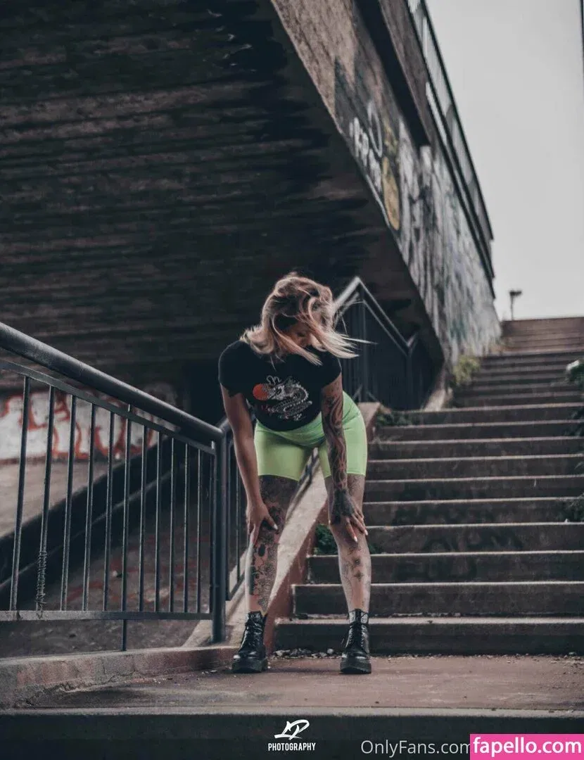 electrarowan / electrarowan_official Onlyfans Photo Gallery 