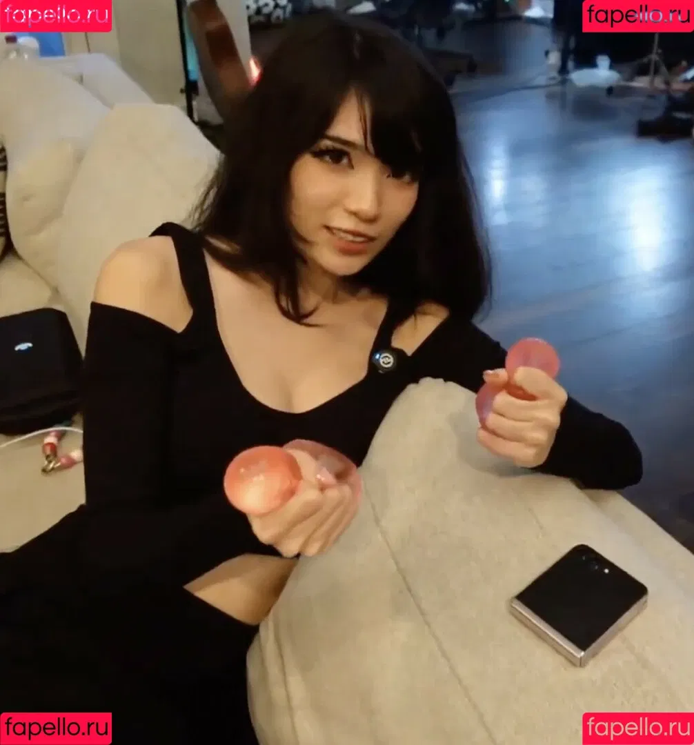 Emiru / emiru.jpg Onlyfans Photo Gallery 
