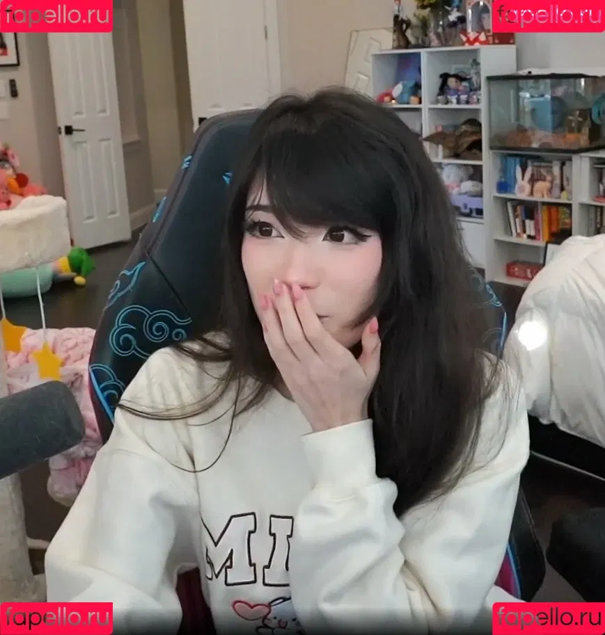 Emiru / emiru.jpg Onlyfans Photo Gallery 