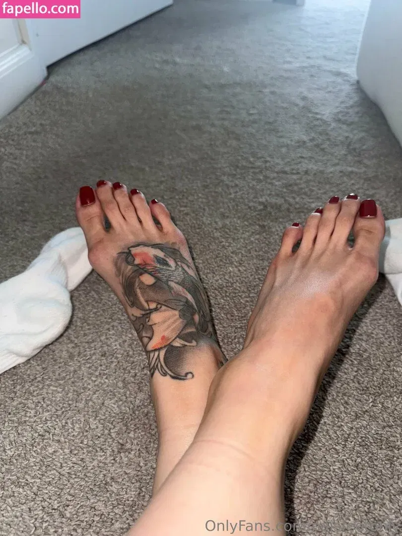 naisfeetonly Onlyfans Photo Gallery 