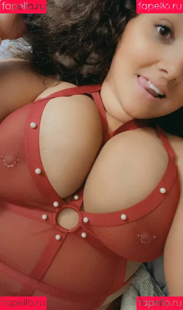 Innerclaim743 / Itsthecleavagequeen / its_britnaee / thecleavagequeen Onlyfans Photo Gallery 