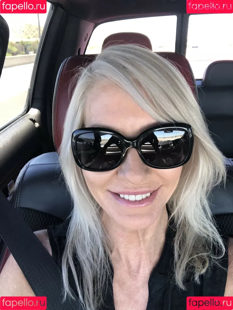 Emma Starr / emma_starr / https: / milf_emma Onlyfans Photo Gallery 