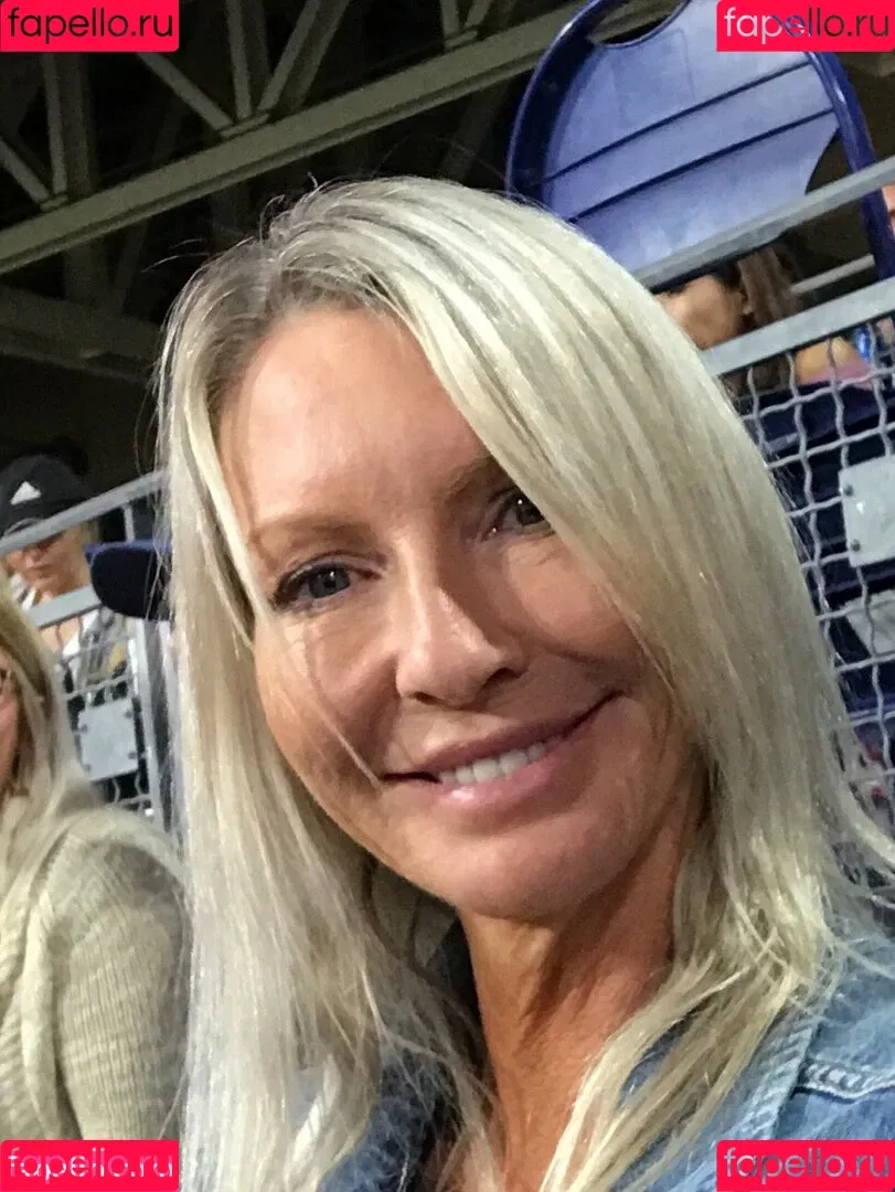 Emma Starr / emma_starr / https: / milf_emma Onlyfans Photo Gallery 