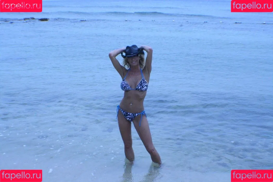 Emma Starr / emma_starr / https: / milf_emma Onlyfans Photo Gallery 