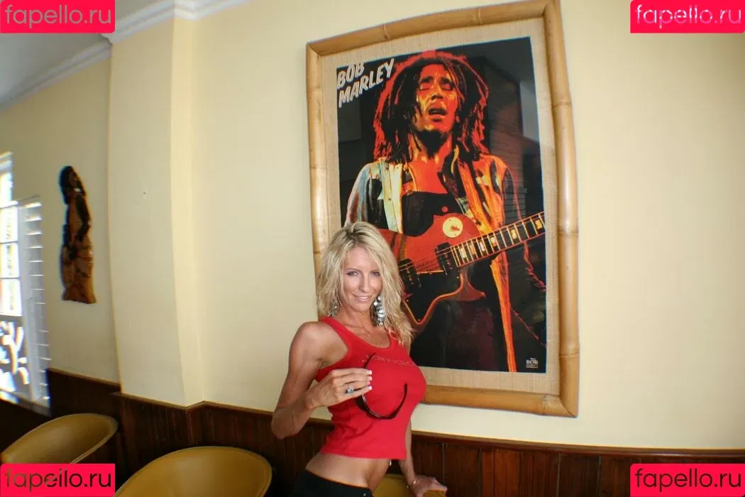 Emma Starr / emma_starr / https: / milf_emma Onlyfans Photo Gallery 