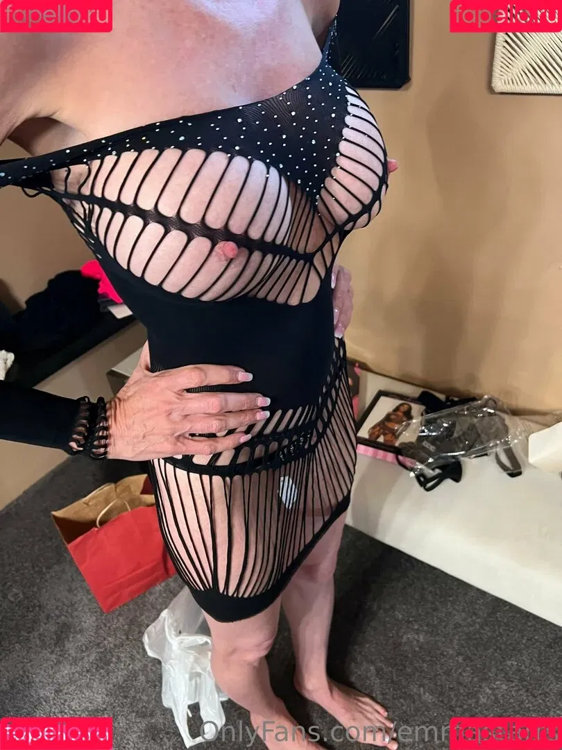 Emma Starr / emma_starr / https: / milf_emma Onlyfans Photo Gallery 