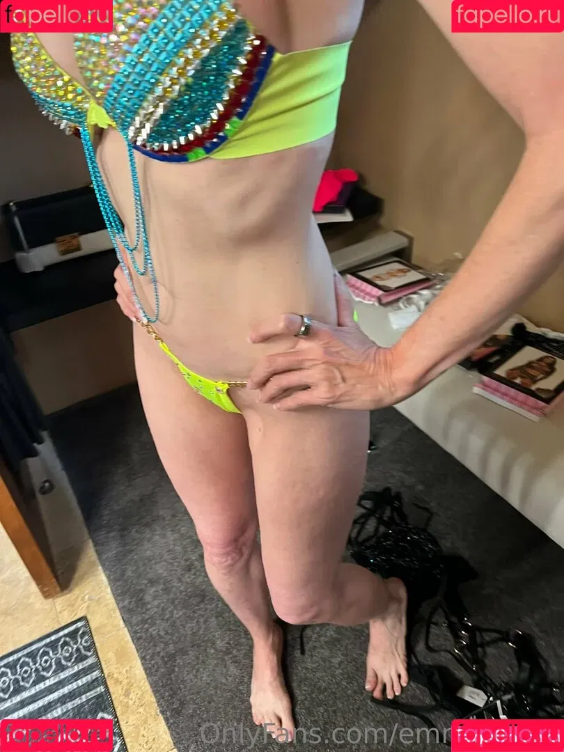 Emma Starr / emma_starr / https: / milf_emma Onlyfans Photo Gallery 