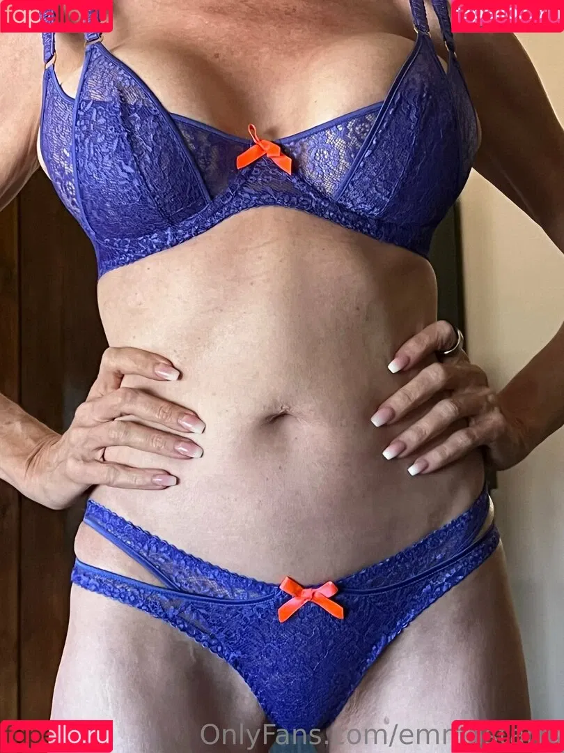 Emma Starr / emma_starr / https: / milf_emma Onlyfans Photo Gallery 