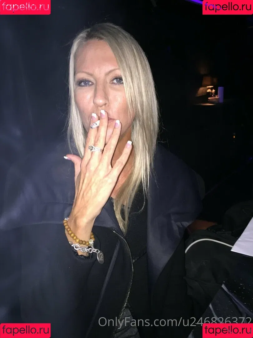 Emma Starr / emma_starr / https: / milf_emma Onlyfans Photo Gallery 