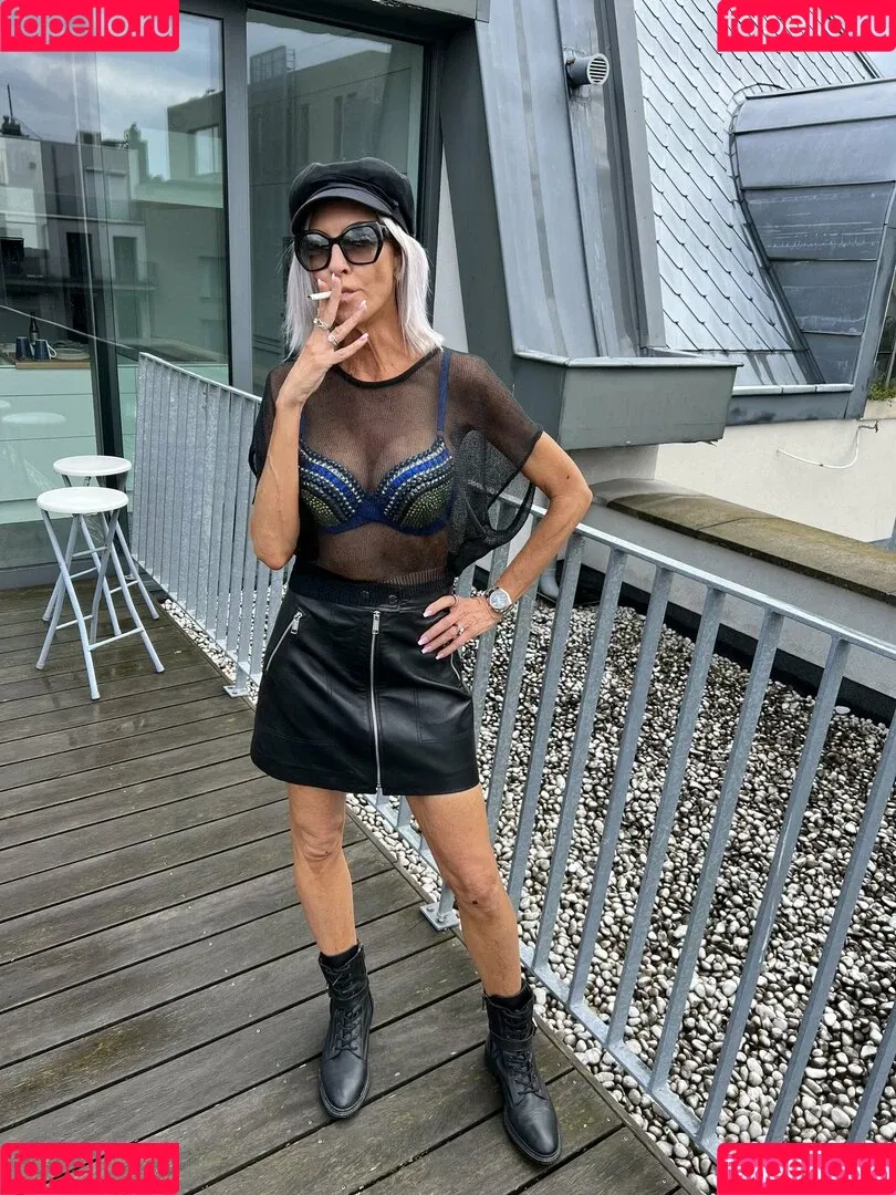 Emma Starr / emma_starr / https: / milf_emma Onlyfans Photo Gallery 