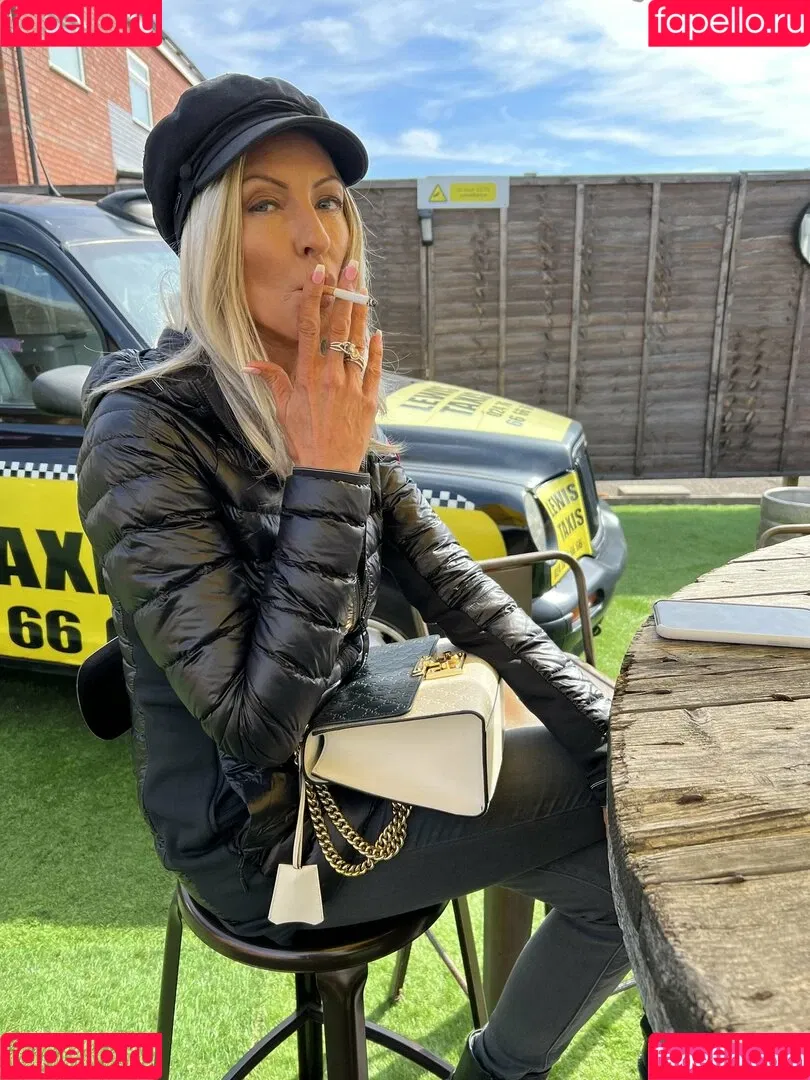 Emma Starr / emma_starr / https: / milf_emma Onlyfans Photo Gallery 