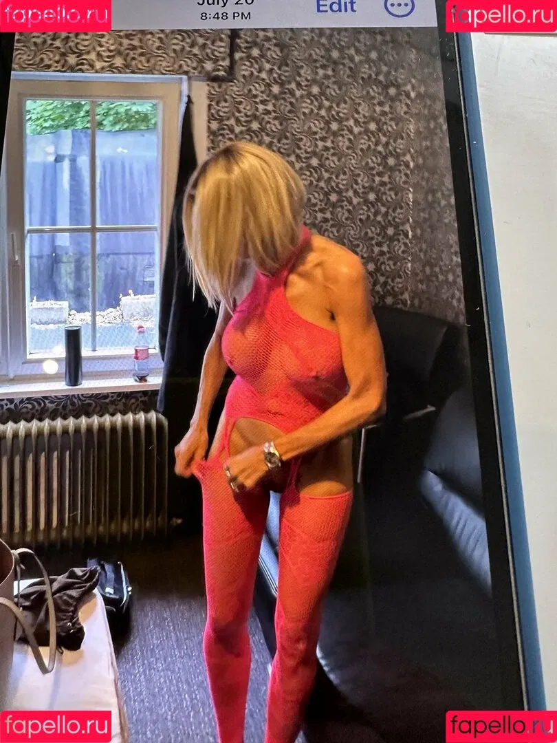 Emma Starr / emma_starr / https: / milf_emma Onlyfans Photo Gallery 