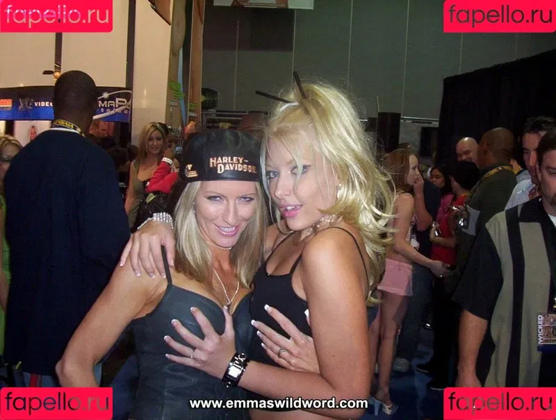 Emma Starr / emma_starr / https: / milf_emma Onlyfans Photo Gallery 