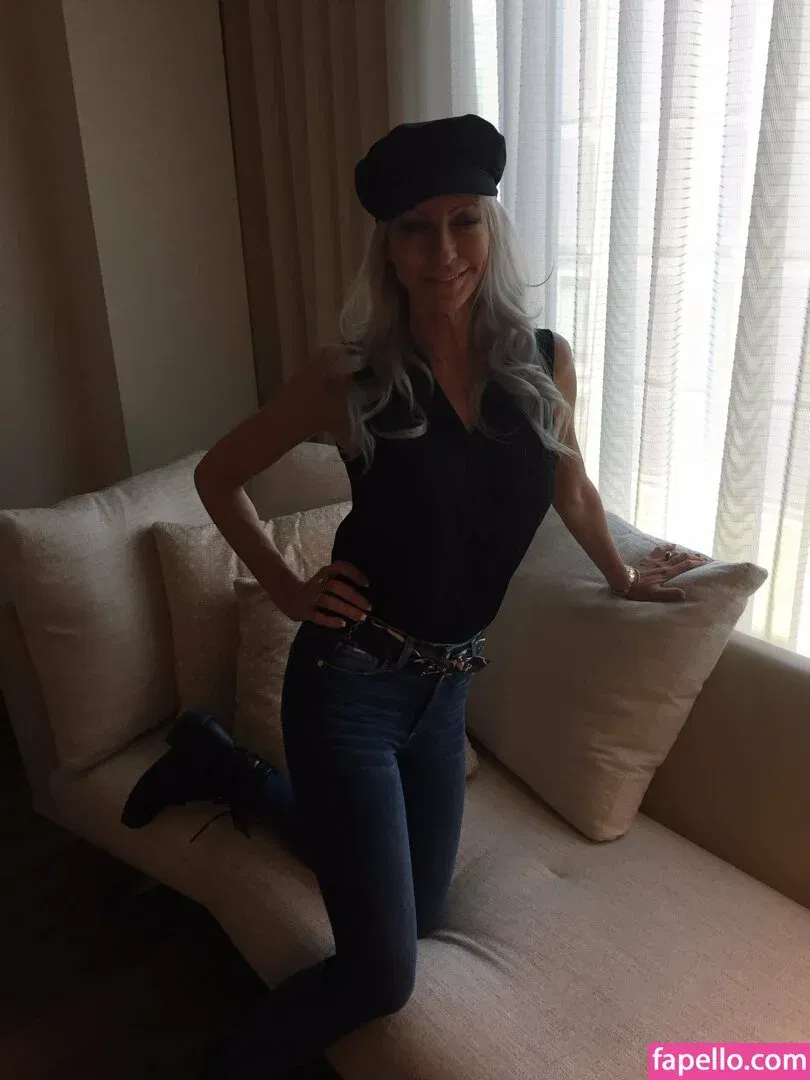 Emma Starr / emma_starr / https: / milf_emma Onlyfans Photo Gallery 