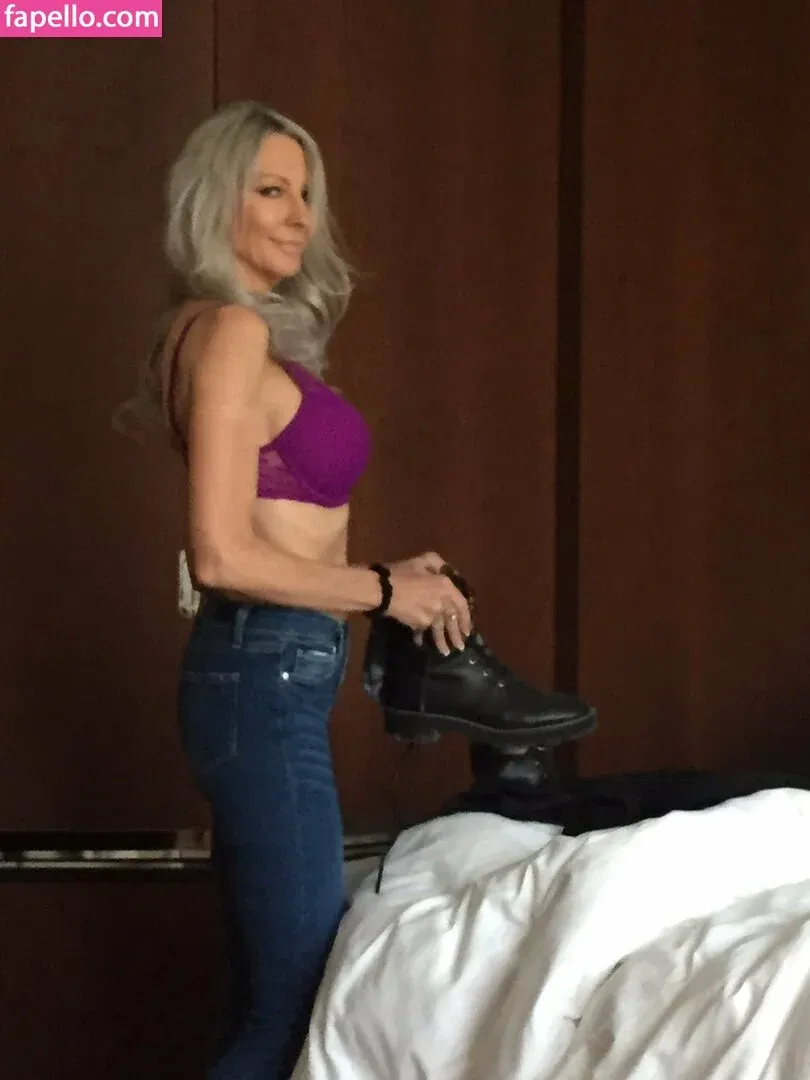 Emma Starr / emma_starr / https: / milf_emma Onlyfans Photo Gallery 