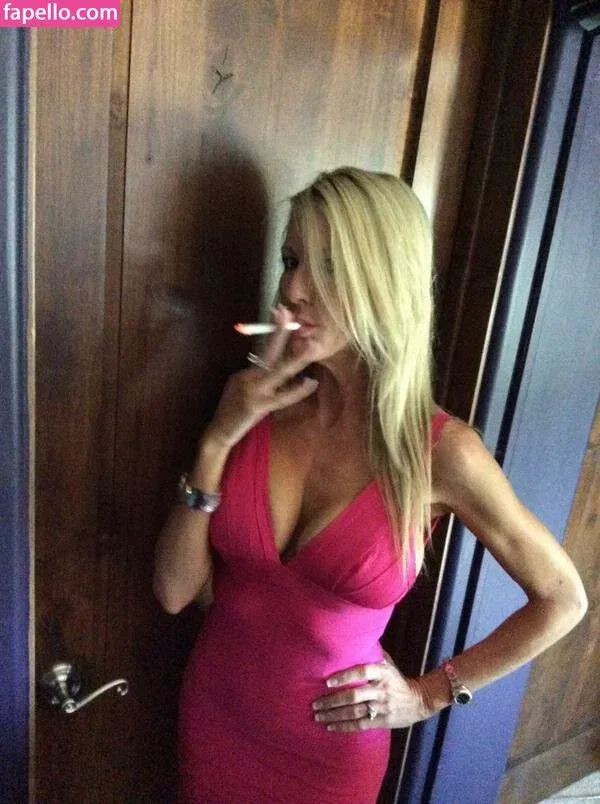 Emma Starr / emma_starr / https: / milf_emma Onlyfans Photo Gallery 