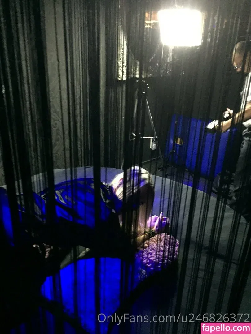 Emma Starr / emma_starr / https: / milf_emma Onlyfans Photo Gallery 