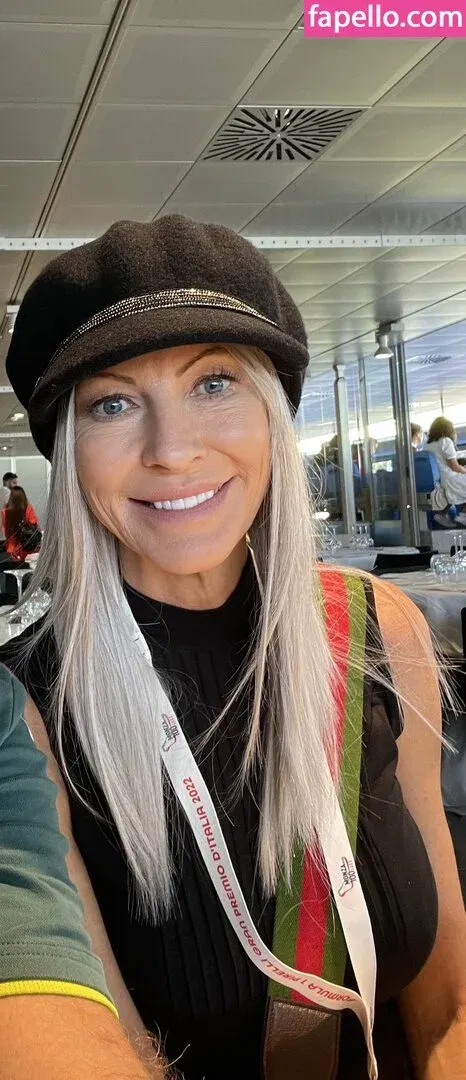 Emma Starr / emma_starr / https: / milf_emma Onlyfans Photo Gallery 