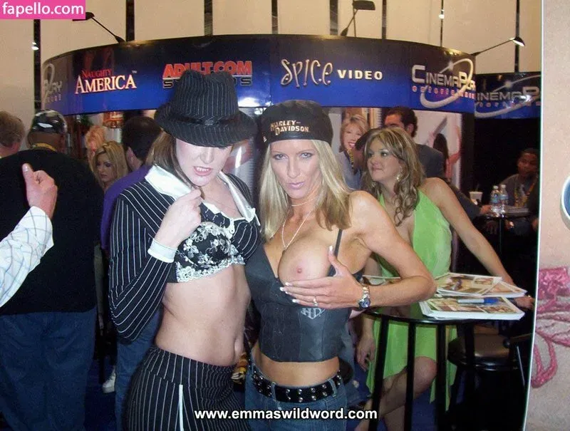 Emma Starr / emma_starr / https: / milf_emma Onlyfans Photo Gallery 