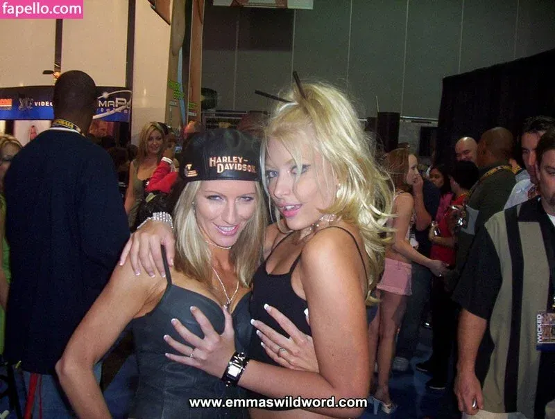 Emma Starr / emma_starr / https: / milf_emma Onlyfans Photo Gallery 