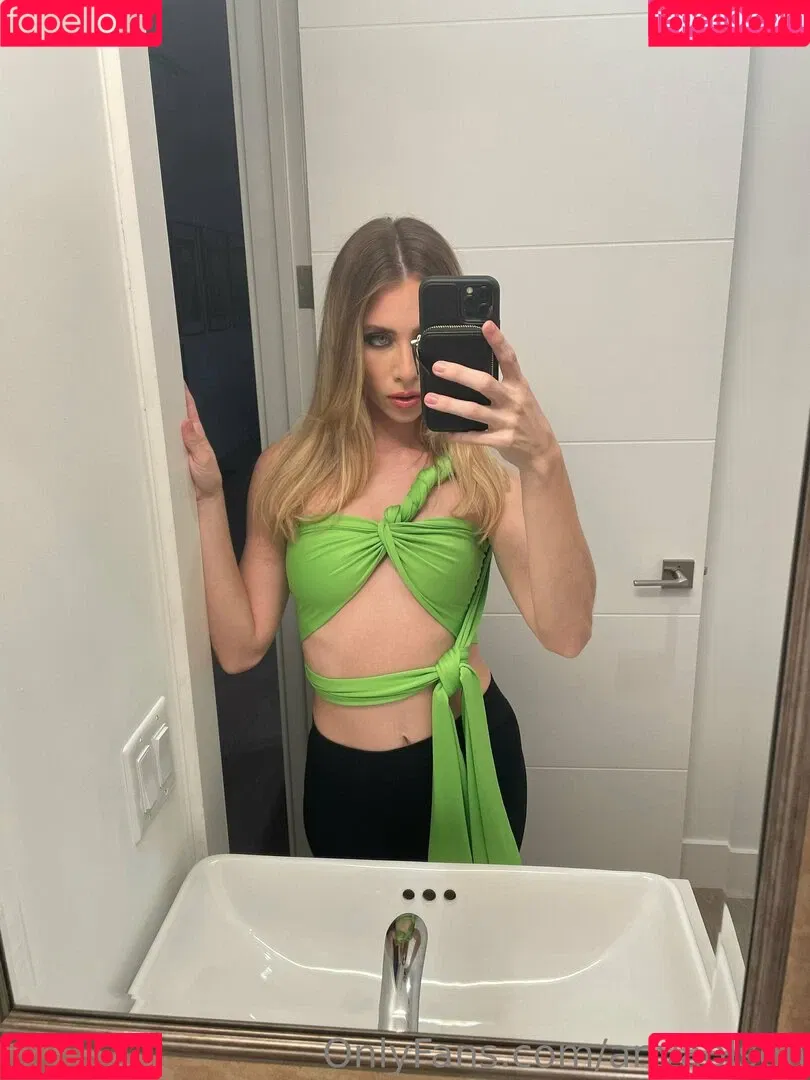 Anya Olsen / anyaolsen / anyaolsenXXX / anyaolsen_official Onlyfans Photo Gallery 