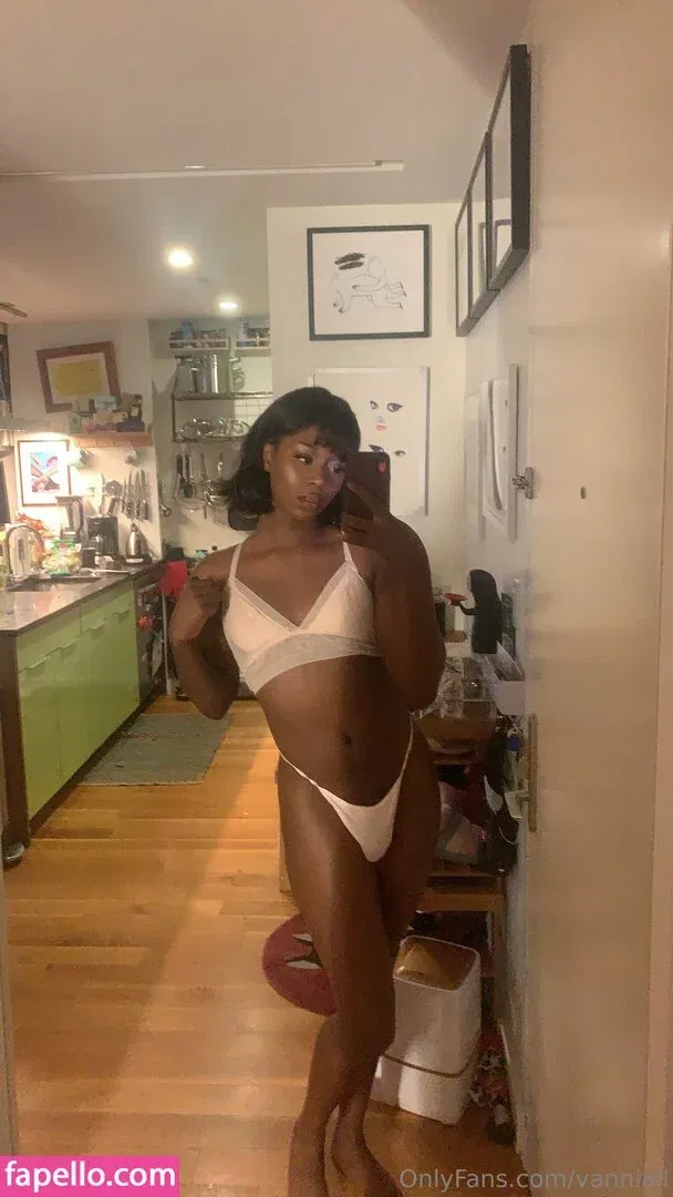 Vanniall / vannialll Onlyfans Photo Gallery 