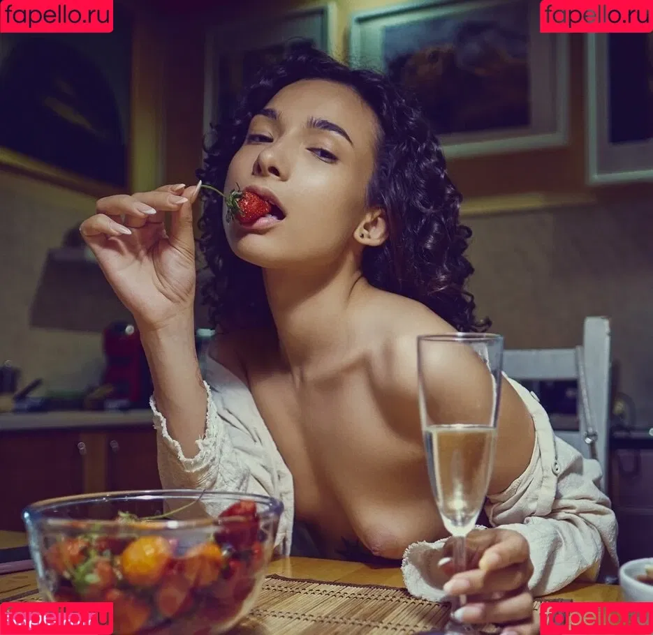 Lily Hayjes / Nikol Beylik / Wandaweb / nikolxxnikol / pronixyy Onlyfans Photo Gallery 