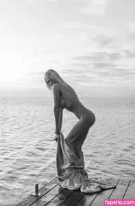 Genevieve Morton / genevievemorton Onlyfans Photo Gallery 