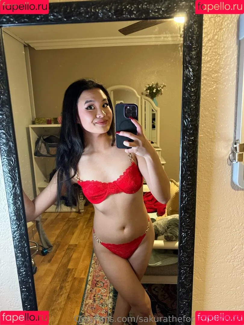 sakuratheforbiddenfruit / yourforbiddenlover_ / zlightskin Onlyfans Photo Gallery 