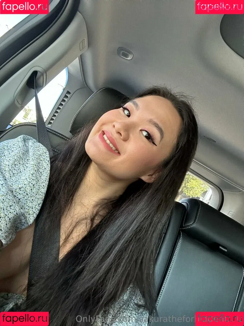 sakuratheforbiddenfruit / yourforbiddenlover_ / zlightskin Onlyfans Photo Gallery 