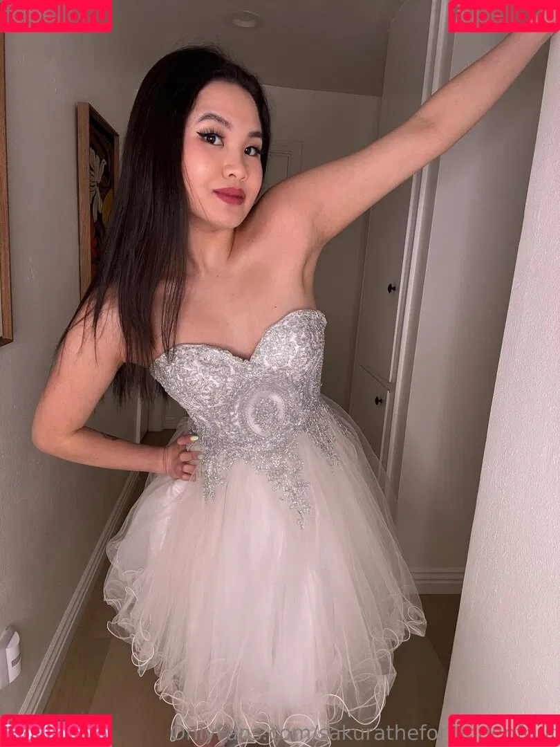 sakuratheforbiddenfruit / yourforbiddenlover_ / zlightskin Onlyfans Photo Gallery 