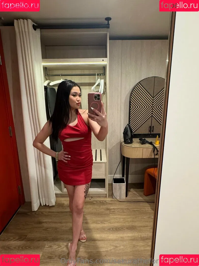 sakuratheforbiddenfruit / yourforbiddenlover_ / zlightskin Onlyfans Photo Gallery 