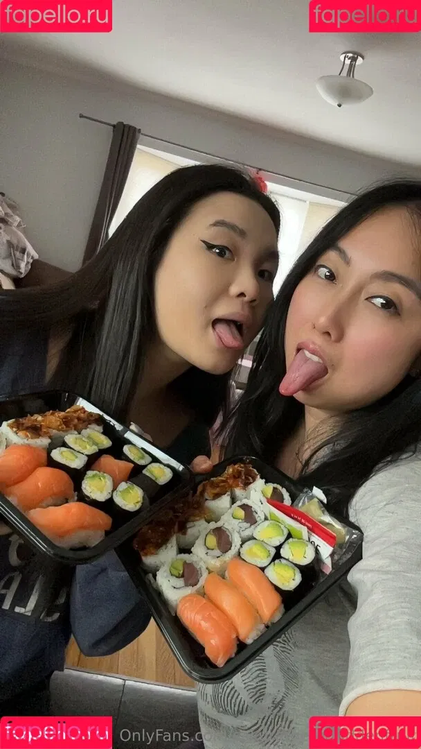 sakuratheforbiddenfruit / yourforbiddenlover_ / zlightskin Onlyfans Photo Gallery 