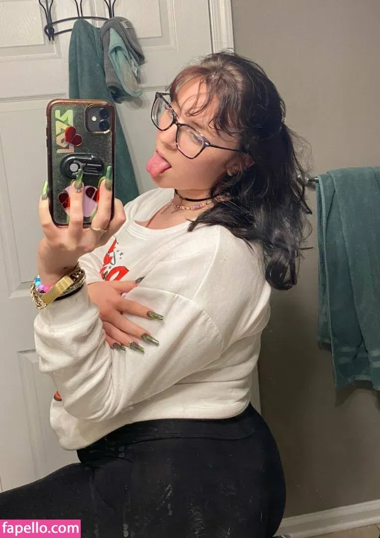 brattystoner19 / itiskodi Onlyfans Photo Gallery 