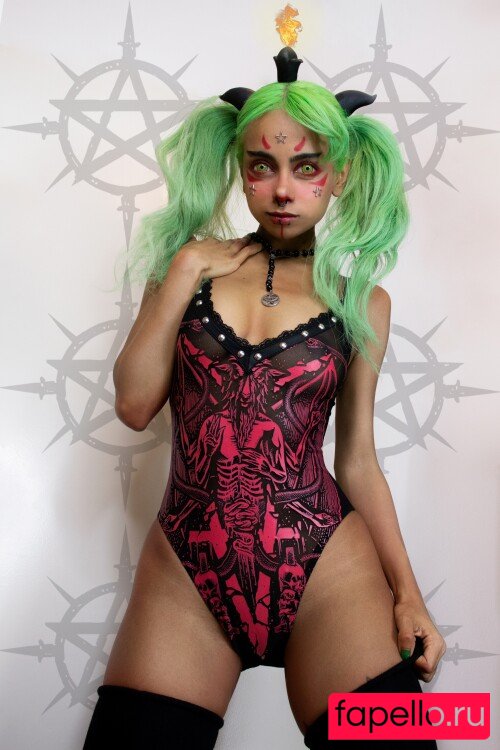 The Little Vampyr / thelittlevampyr Onlyfans Photo Gallery 