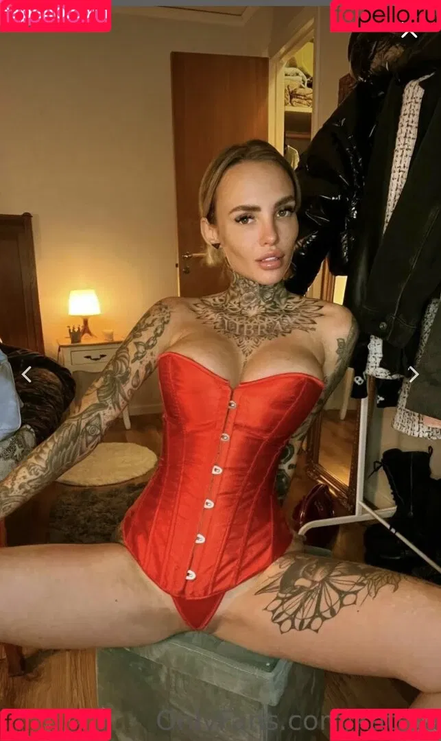 Kattpaow / Paulina Danielsson Onlyfans Photo Gallery 