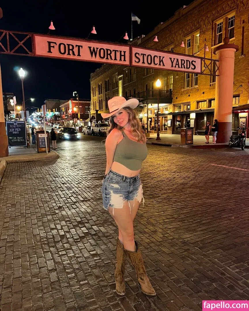 Gii Mariee / gii_xoxo69 / https: / just_gii_ Onlyfans Photo Gallery 