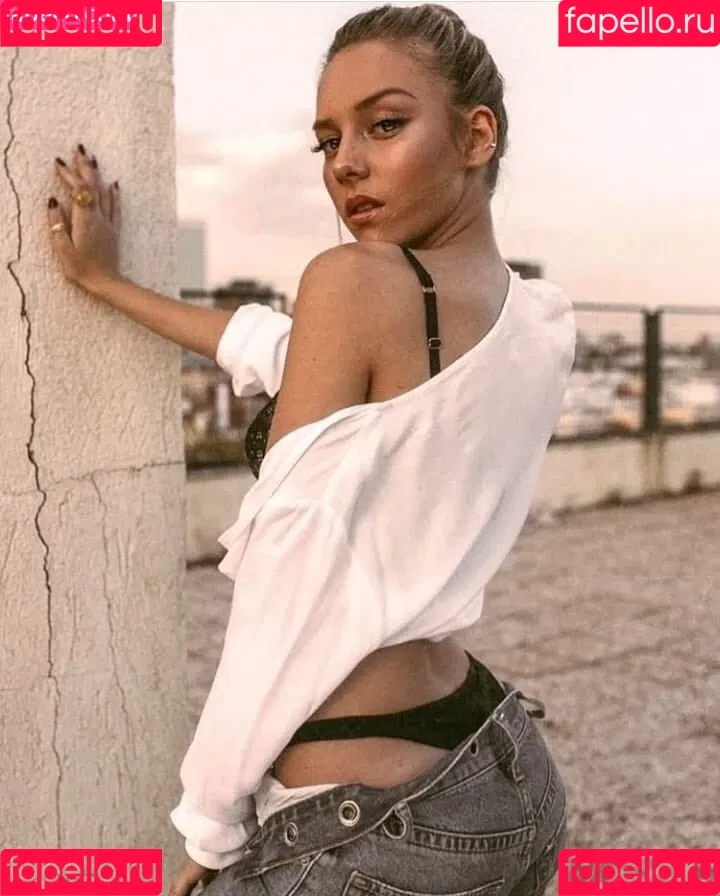 Ester Expósito / ester_exposito / esterexpositto Onlyfans Photo Gallery 